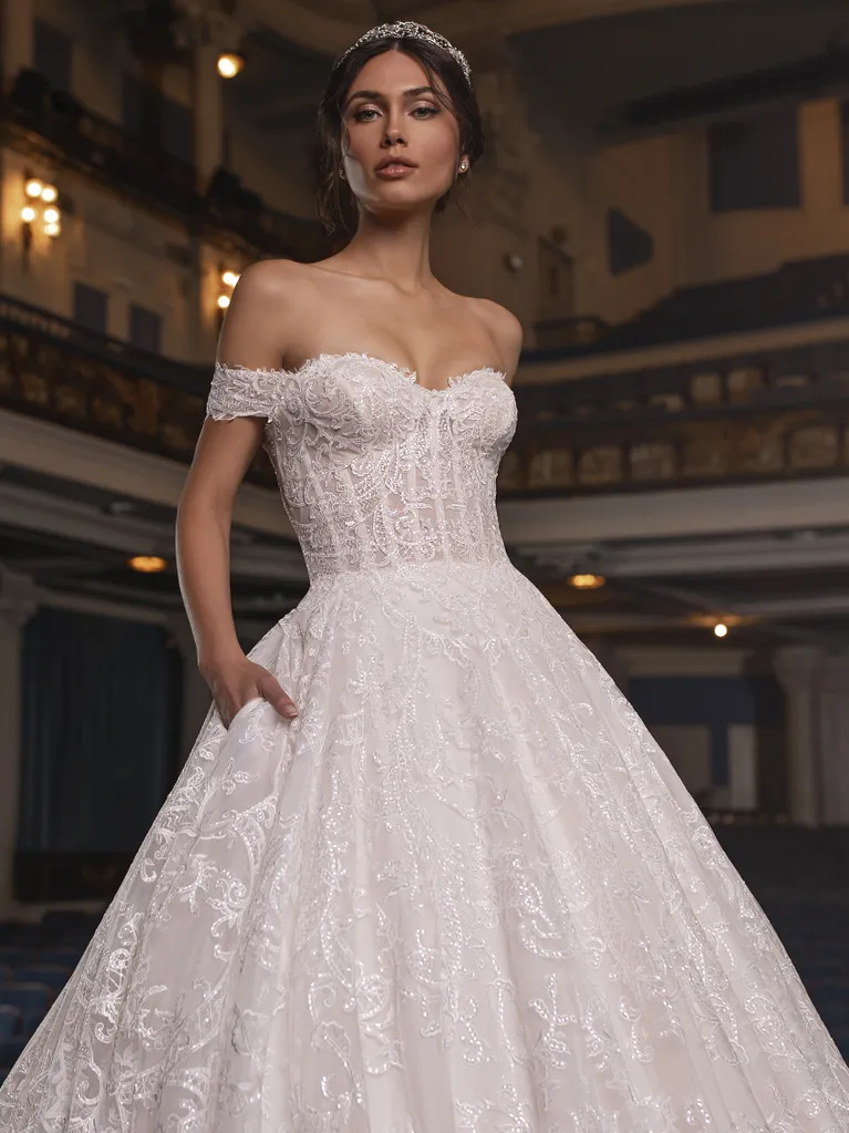 Pronovias: Borealis