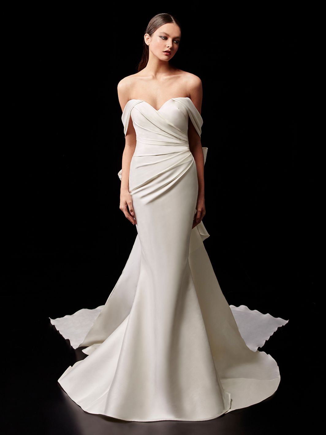 9 Figure Flattering Ruched Wedding Dresses Vows Bridal 
