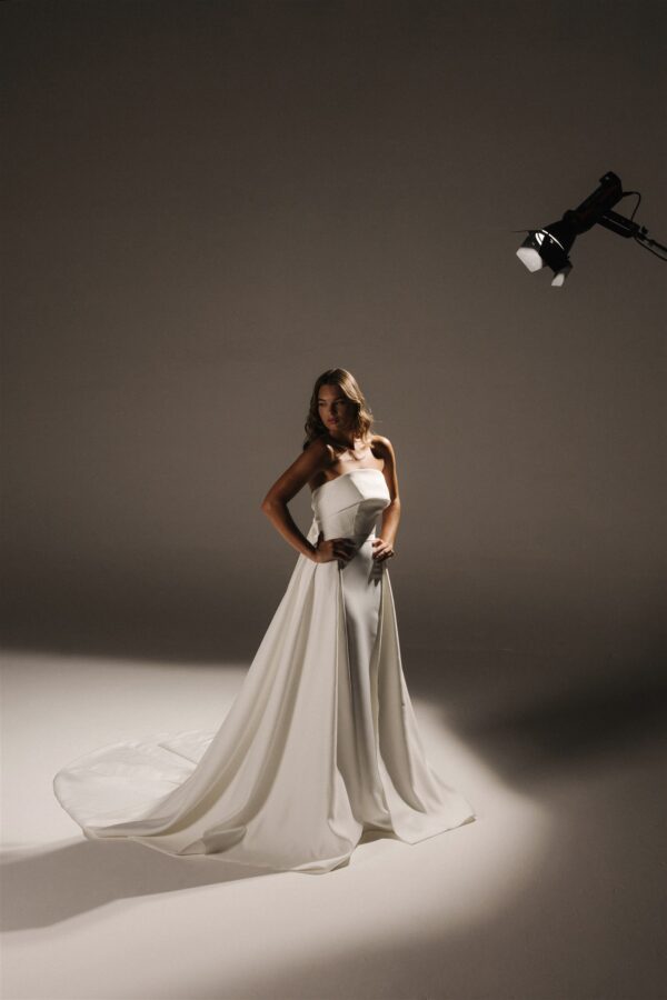 Hera Couture Vincent + Overskirt