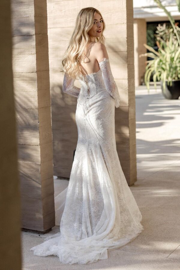 Wtoo by Watters Claire - Image 2